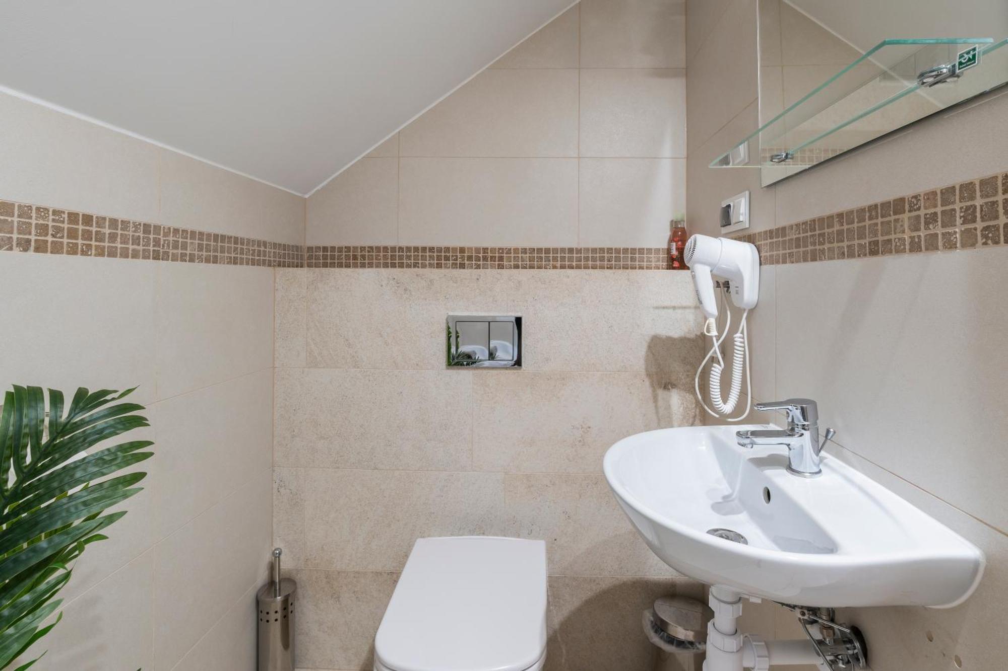 Jaskolka - Pokoje I Apartament Przy Plazy Opolznevoye Bagian luar foto