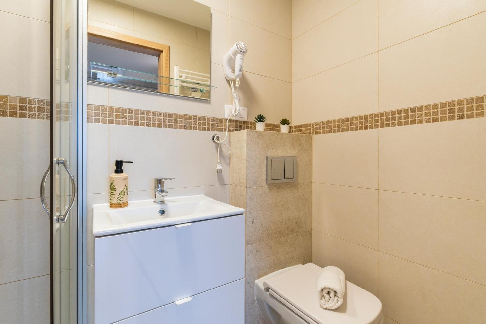 Jaskolka - Pokoje I Apartament Przy Plazy Opolznevoye Bagian luar foto