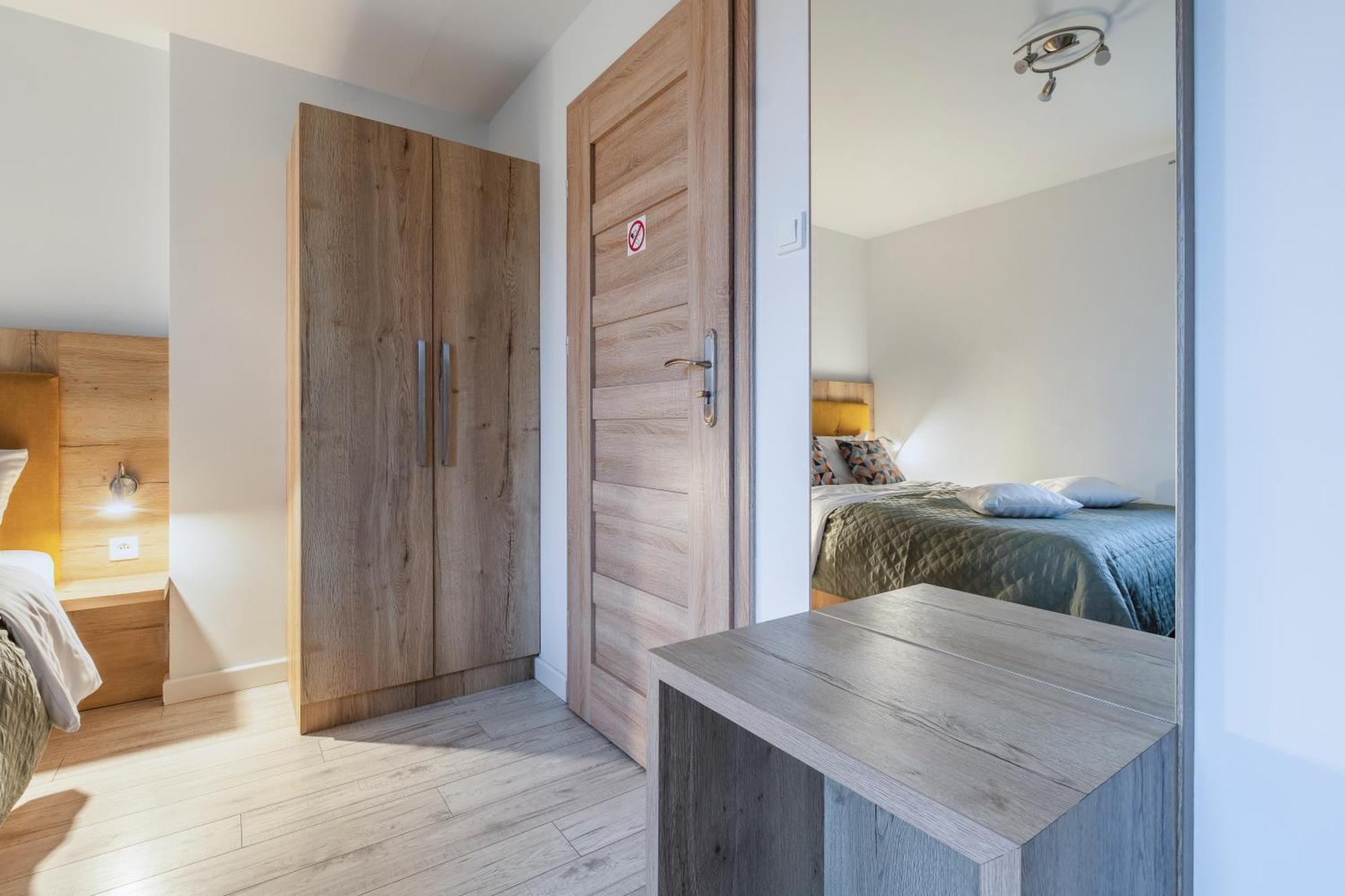 Jaskolka - Pokoje I Apartament Przy Plazy Opolznevoye Bagian luar foto