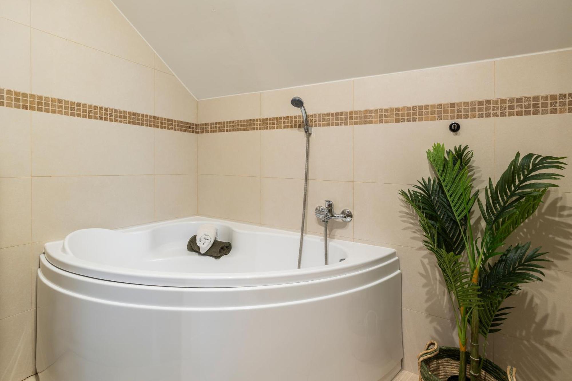 Jaskolka - Pokoje I Apartament Przy Plazy Opolznevoye Bagian luar foto