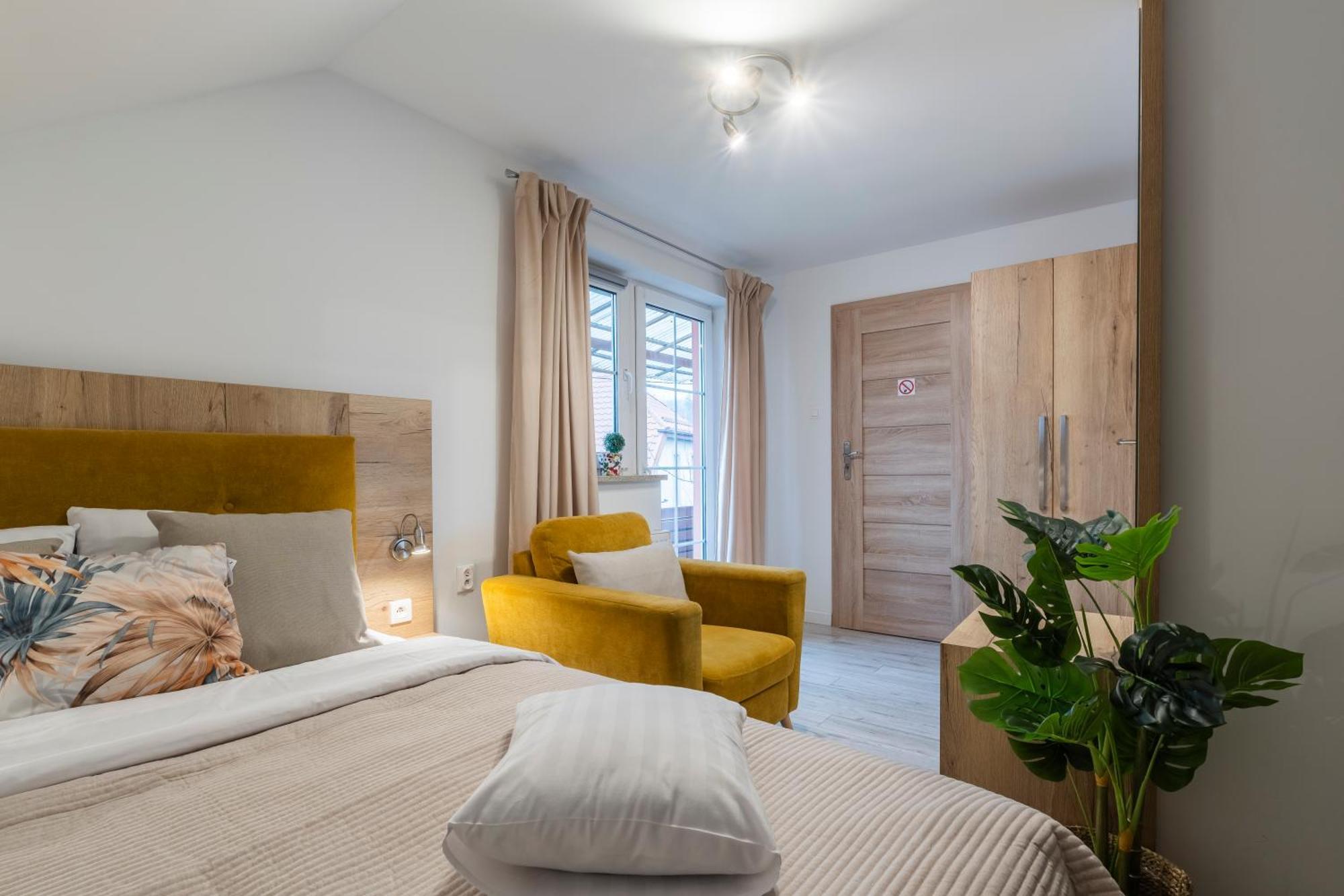 Jaskolka - Pokoje I Apartament Przy Plazy Opolznevoye Bagian luar foto
