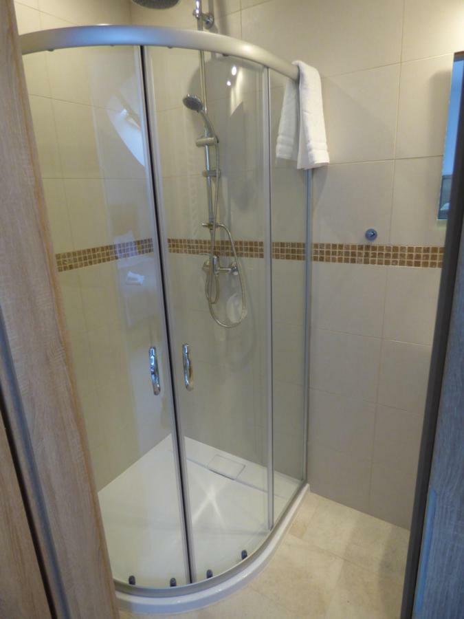 Jaskolka - Pokoje I Apartament Przy Plazy Opolznevoye Bagian luar foto